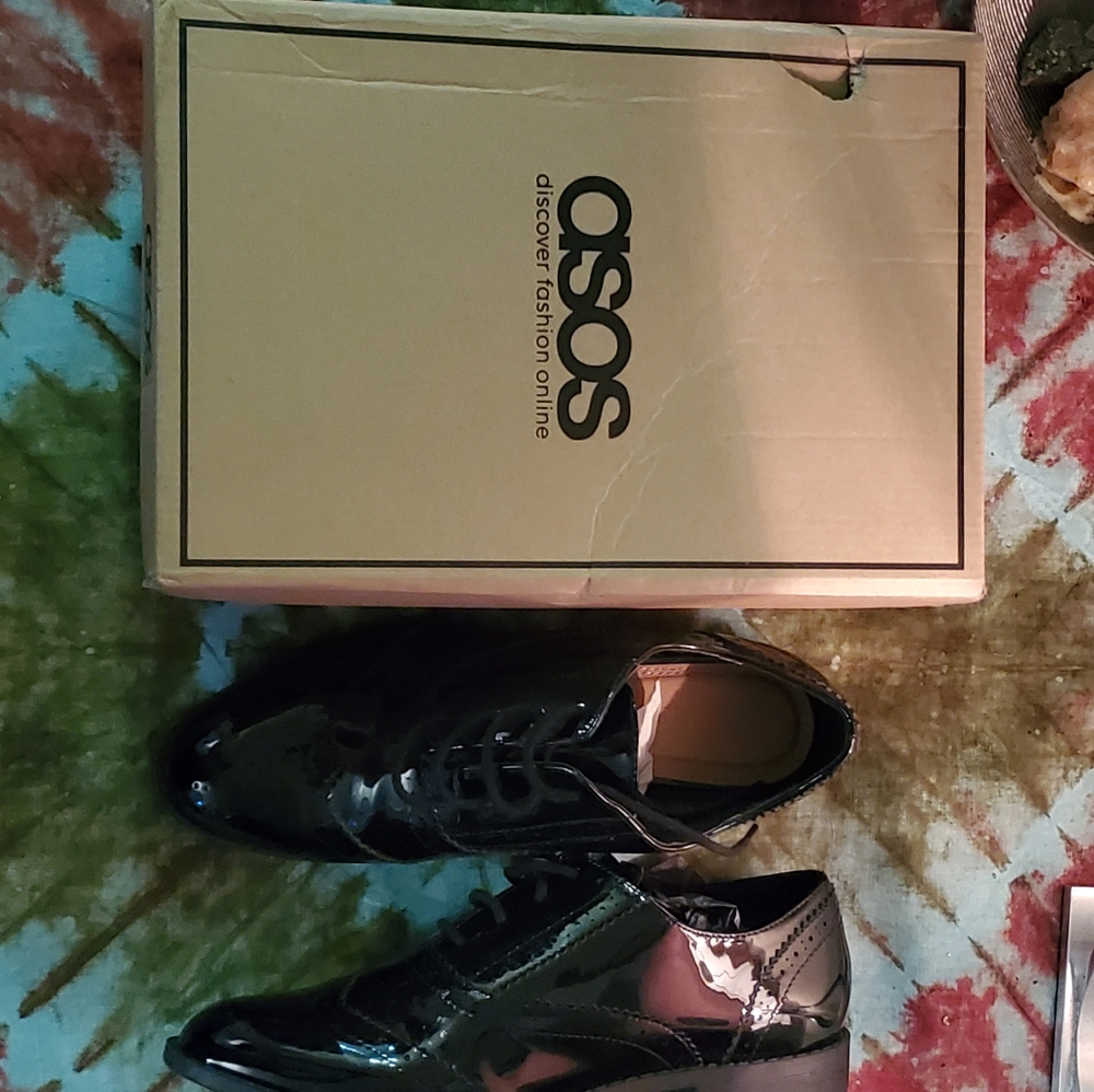 ASOS Wingtip - Picture 2 of 5
